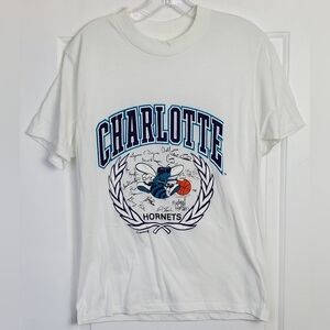 Super Shirts VTG NBA Charlotte Hornets Inaugural Signature T-Shirt RARE - Size M